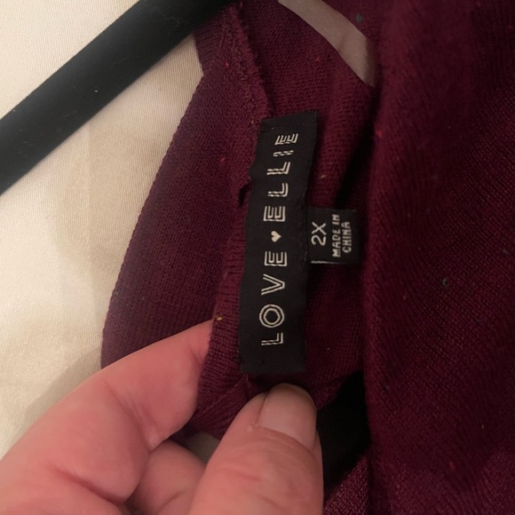 Love Ellie 2x Burgundy Criss Cross Back V Neck Front Sweater - Picture 4 of 5